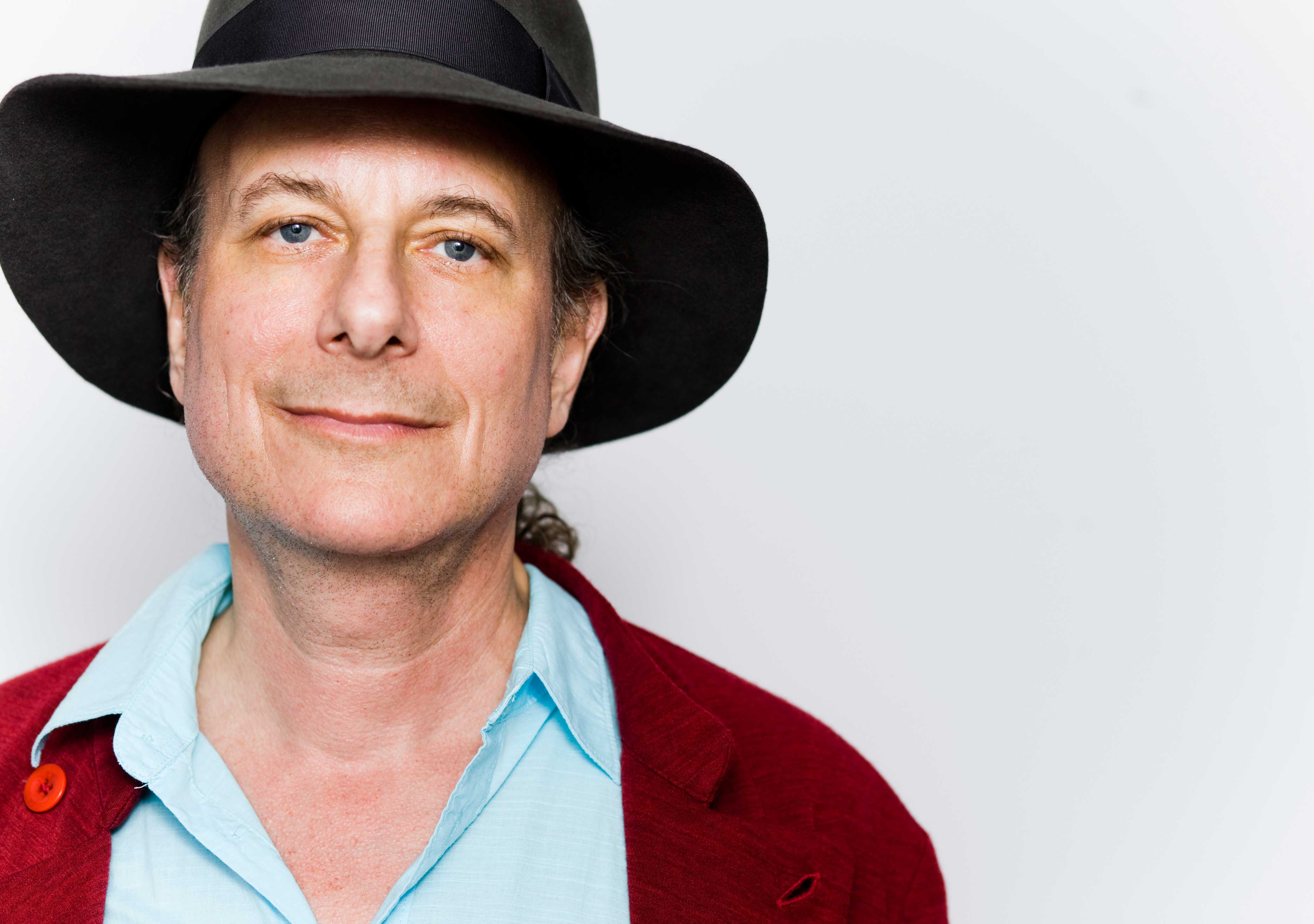 Gary Lucas, el legendario guitarrista y compositor nominado al Grammy, anuncia una nueva recopilación retrospectiva en un doble CD