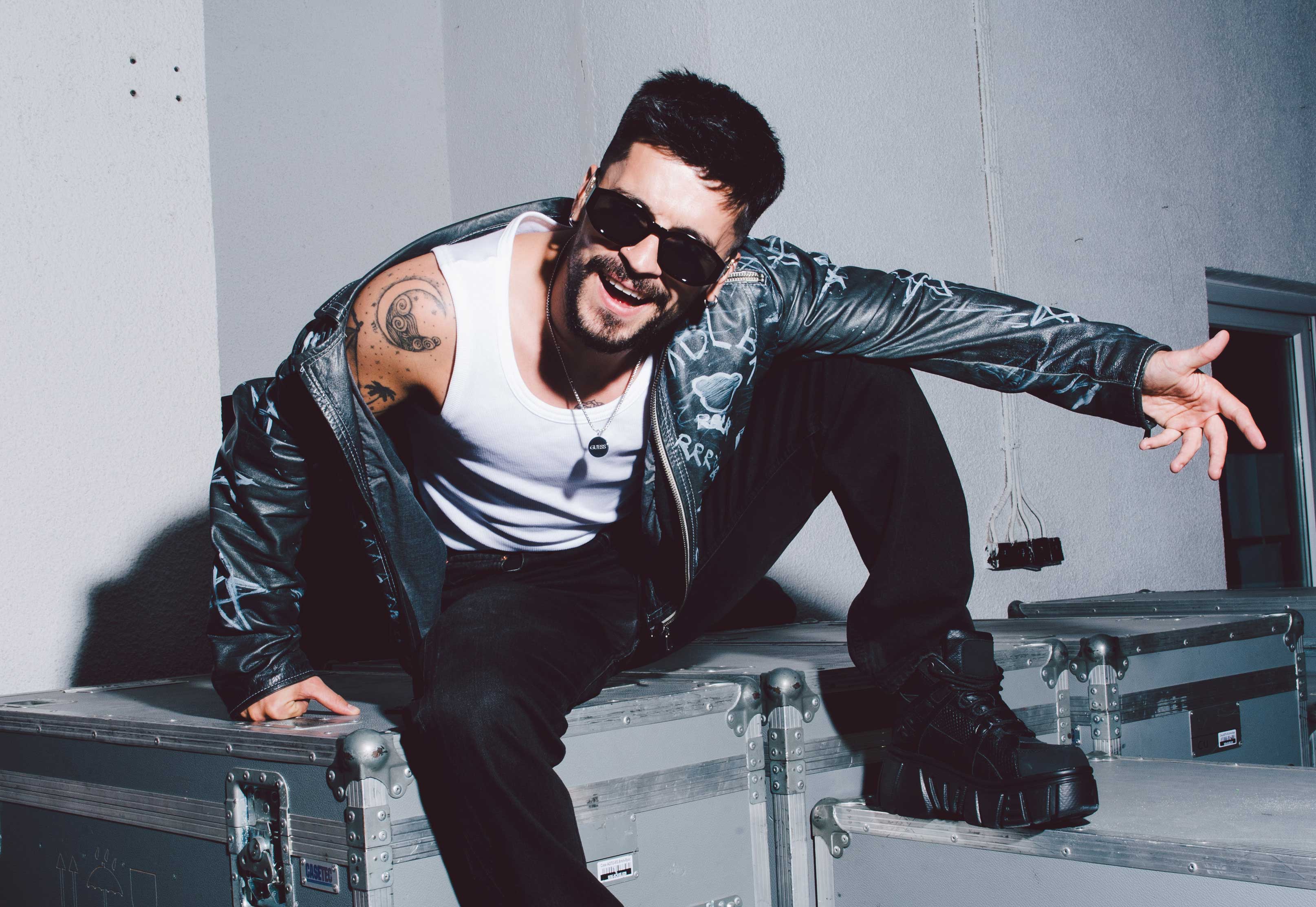 El representante eurovisivo de Rumanía WRS presenta su hit “Llámame” en España